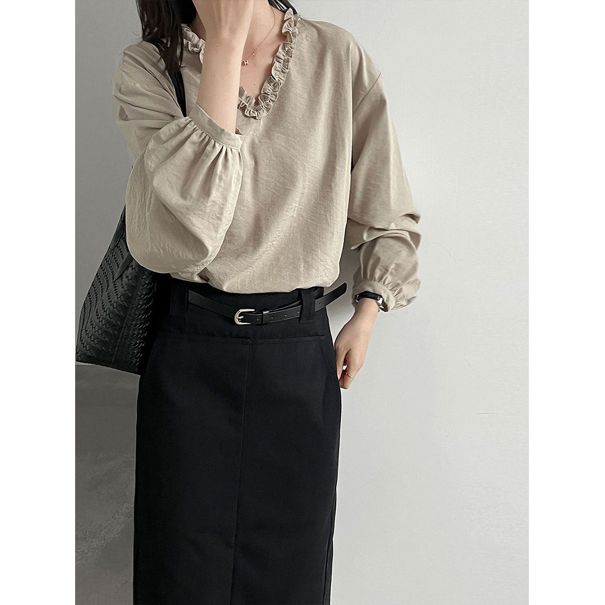 Lace Trim V-Neck Lantern Sleeve Blouse for Women Elegant Youthful Commute Top Shirt