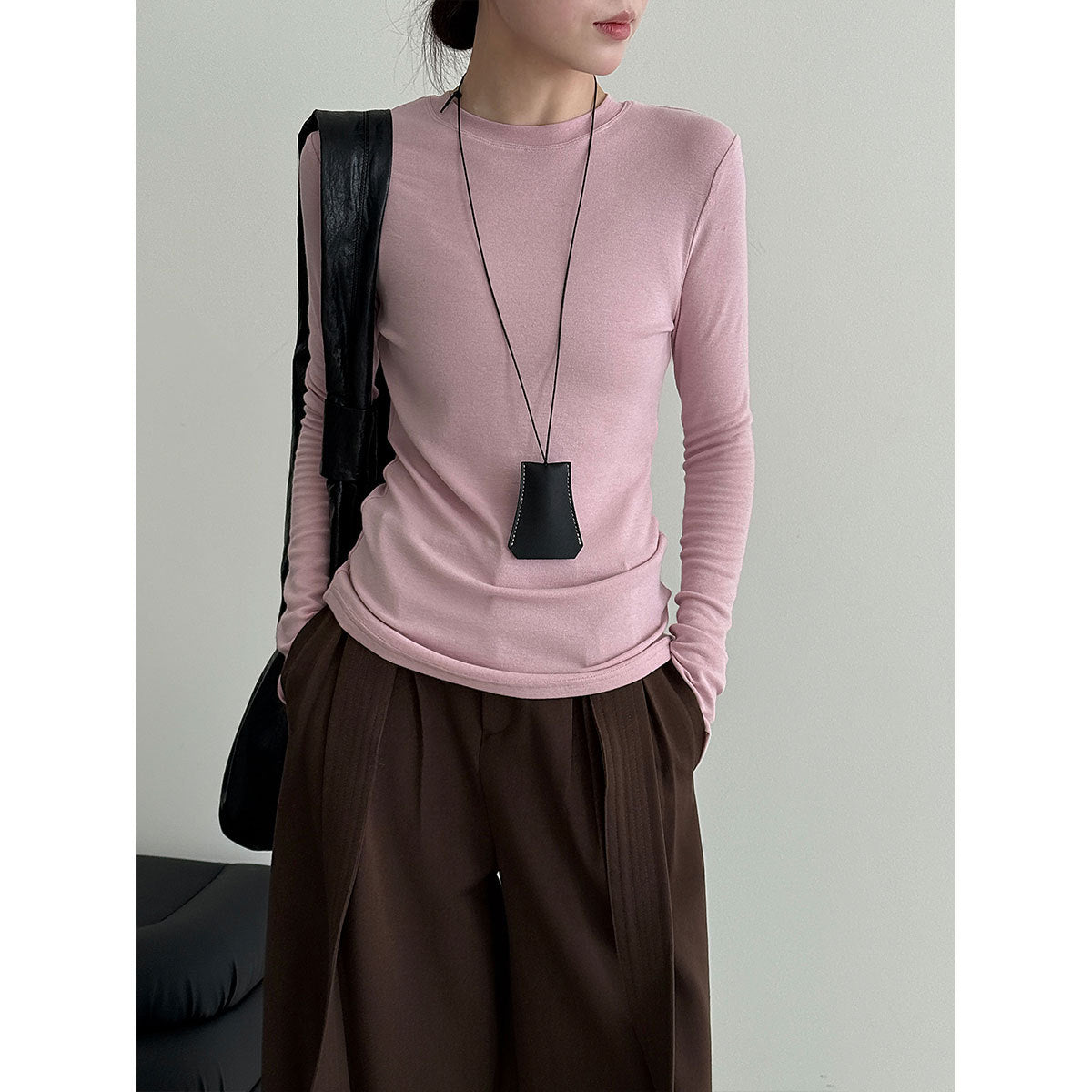 Elegant Slim-Fitting Solid Color Round Neck Basic Top for Women, Autumn New Innerwear, Regular Shoulder Long Sleeve Shirt