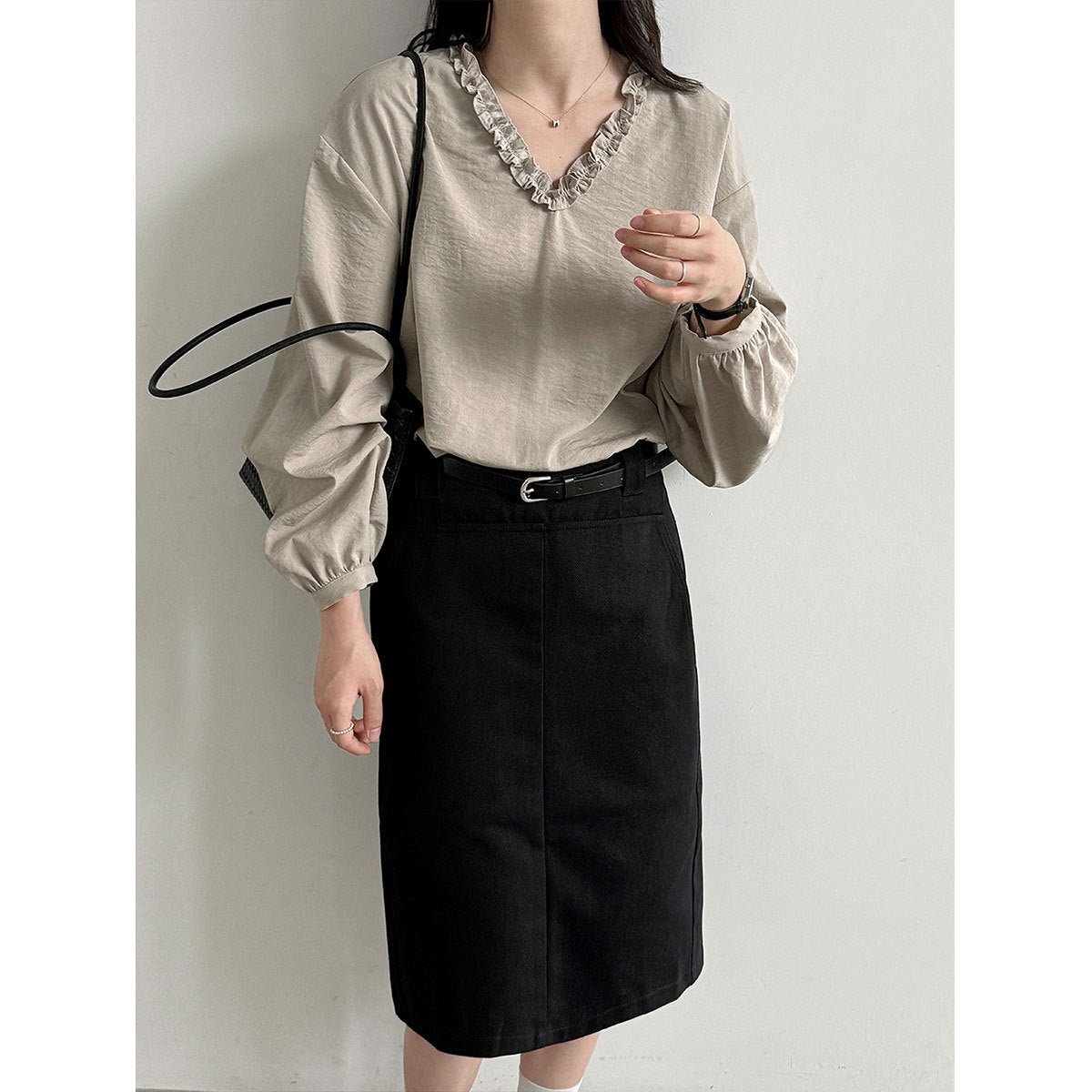 Lace Trim V-Neck Lantern Sleeve Blouse for Women Elegant Youthful Commute Top Shirt