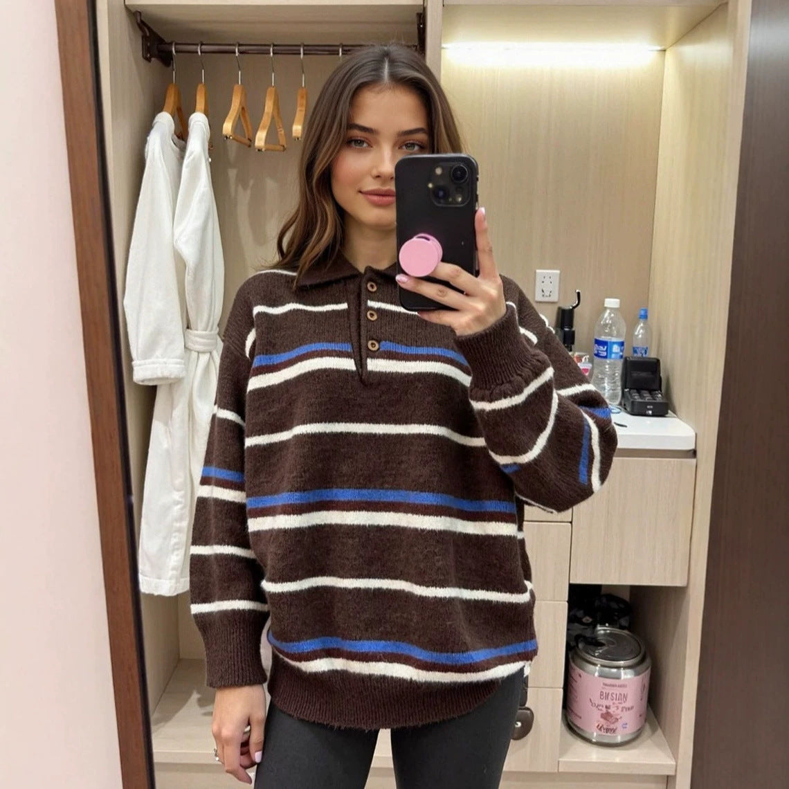 Striped contrasting long sleeved sweater for women in autumn and winter